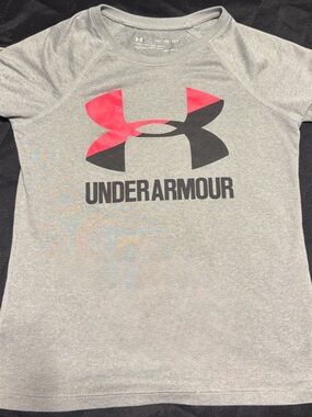 Under Armour HeatGear Youth XS Gray/Pink/Black Logo Athletic T-Shirt